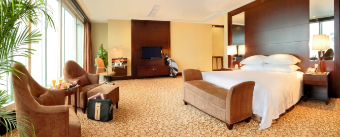 Hotel Room iStock 000007936635Small 1 670x270